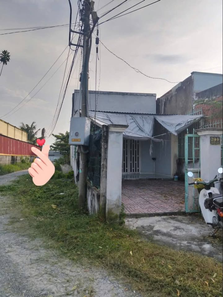 Nhà góc 2 mặt tiền đường 572, xã Nhuận Đức, Củ Chi 120m² - Giá chỉ 1 tỷ!