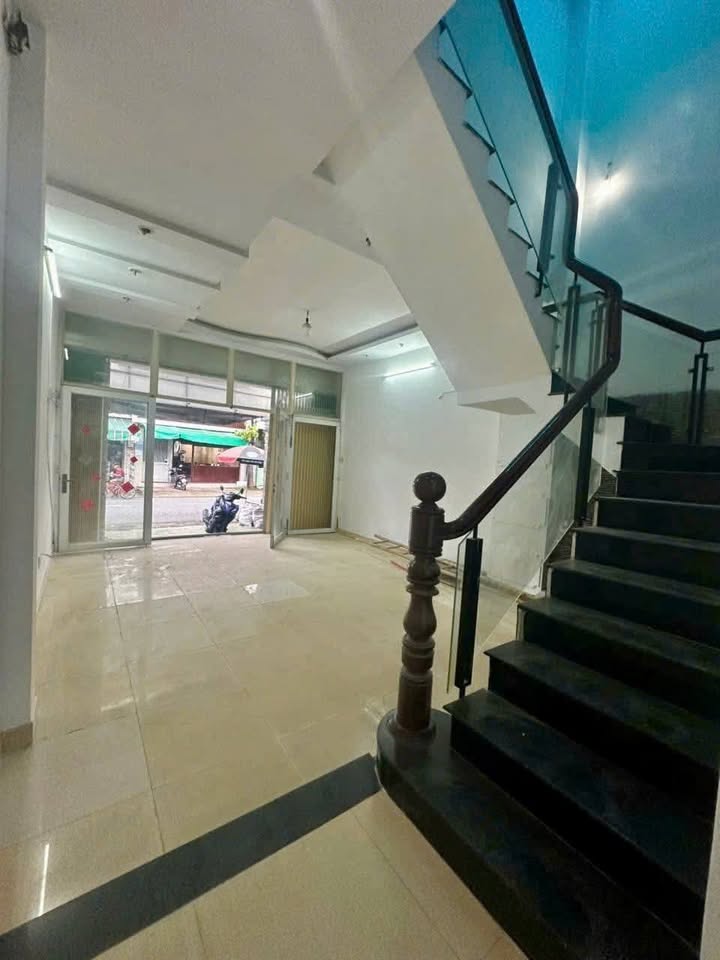 Cho thuê nhà mặt tiền đường Huỳnh Thị Hai, Quận 12 - Diện tích 100m², giá 12 triệu/tháng - Tiềm năng kinh doanh đa dạng!