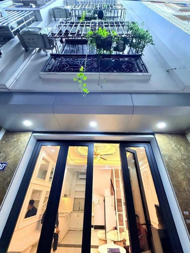 Nhà phố Văn Tiến Dũng Bắc Từ Liêm 41m² giá 6 tỷ - Full nội thất sang trọng!