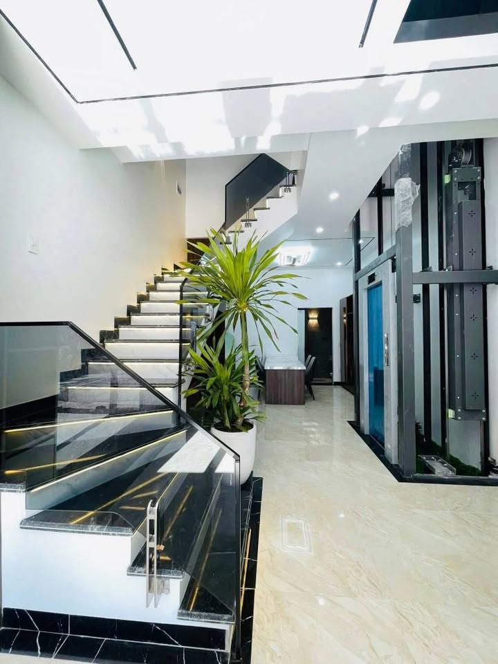 Nhà 4,5 tầng khu TDC Hoa Quả, 54m² giá 6,75 tỷ - Full nội thất cao cấp!