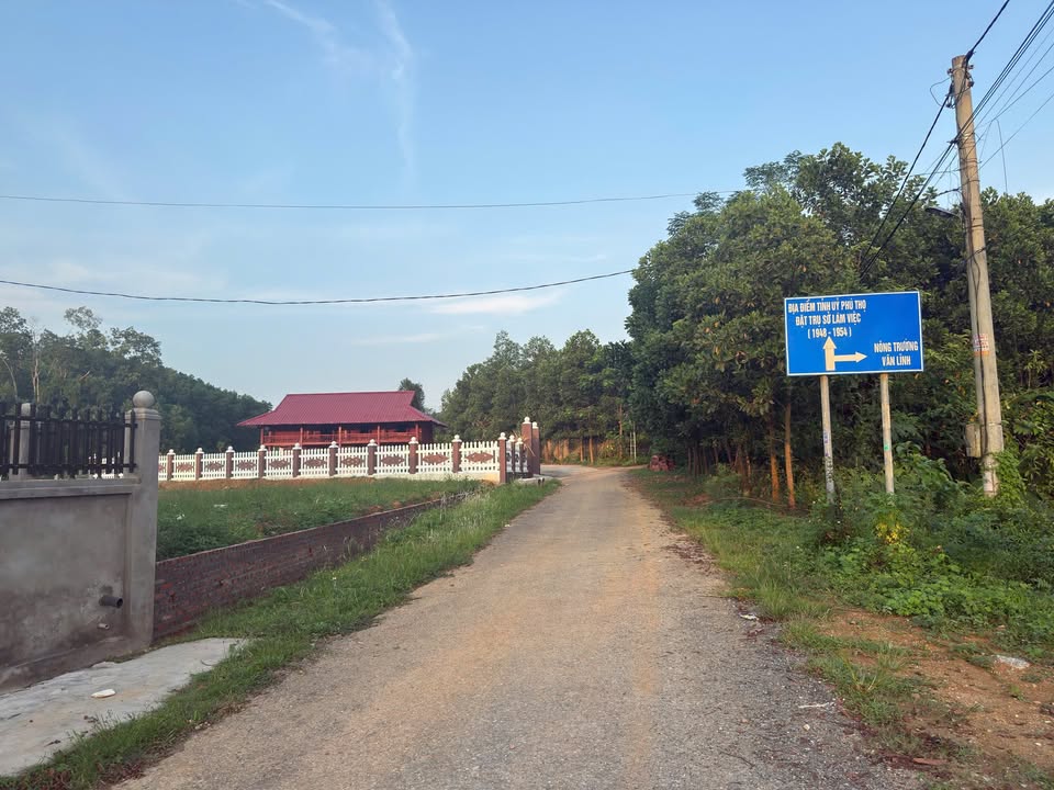 Đất thổ cư tại xã Yên Kỳ, huyện Hạ Hòa, 136.5m² - Giá chỉ 300 triệu!