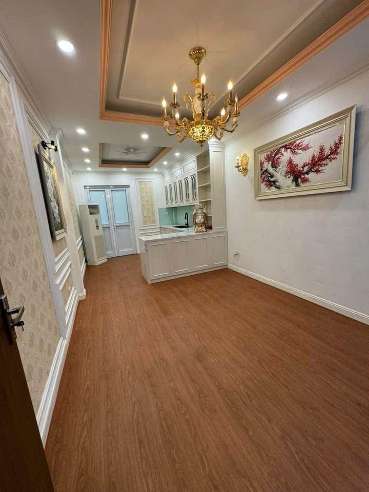 Bán gấp FrontHouse phố Hoàng Hoa Thám 60m² giá 25,5 tỷ - Vị trí vàng kinh doanh sầm uất!