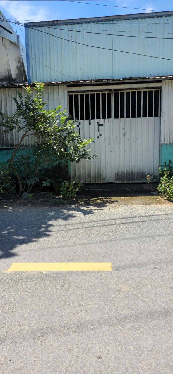 Nhà tiền chế mặt tiền nhựa 113m² giá 2.5 tỷ - Chính chủ bán gấp!