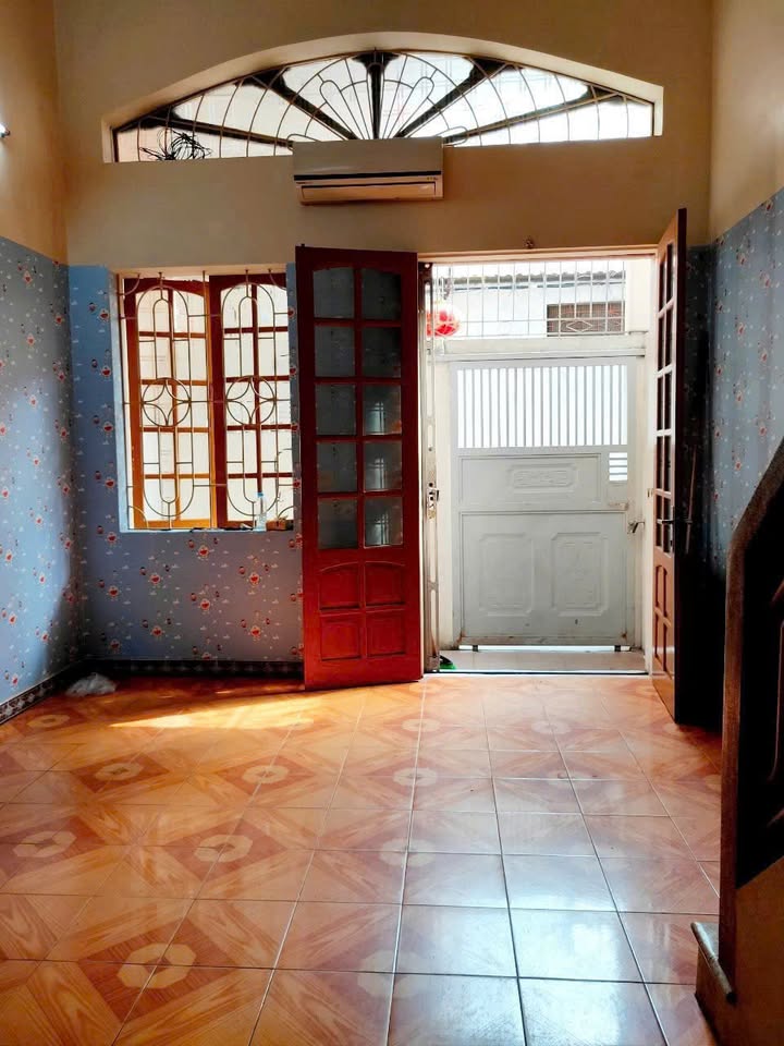 Nhà phố cho thuê Nguyên Hồng Lê Chân 40m² giá 3.8 triệu - Chỉ việc xách vali vào ở!