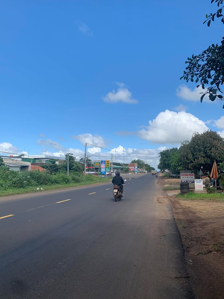 Nhà mặt tiền kinh doanh 5x100m tại xã Eahleo Đắk Lắk - Đầu tư sinh lời chỉ 1 tỷ!