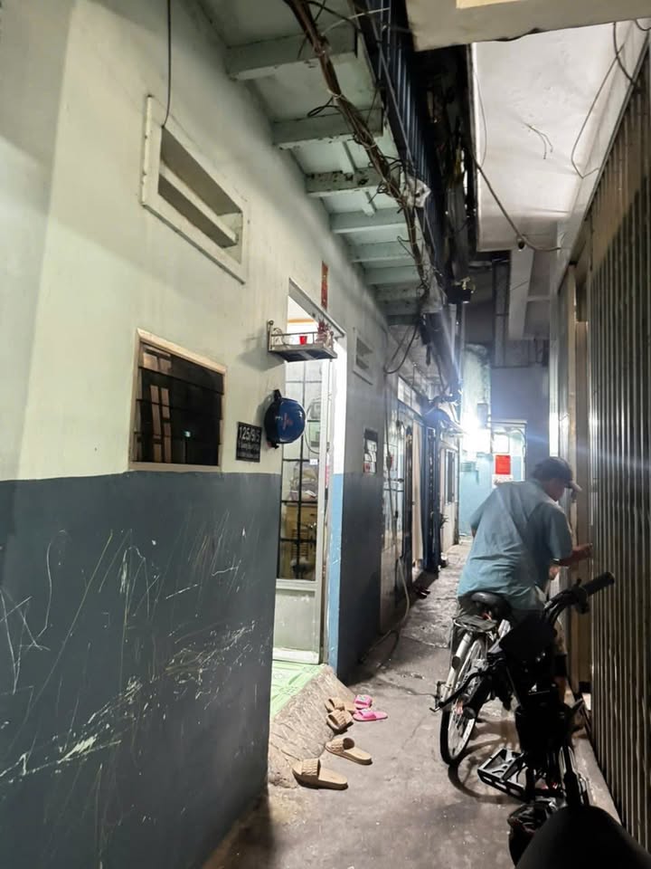 Nhà riêng đường Tạ Quang Bửu, Quận 8 - 20m² giá 2.38 tỷ - Chính chủ bán gấp!