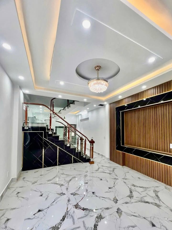 Nhà phố 4 tầng 43m² tại Đông Mỹ 4 tỷ - Vị trí đẹp, gần ngã 3 Chợ!