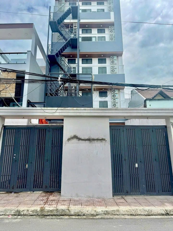 Bán Toà Nhà CHDV Đường Lê Văn Việt, Thủ Đức 370m² - Cơ hội đầu tư sinh lời