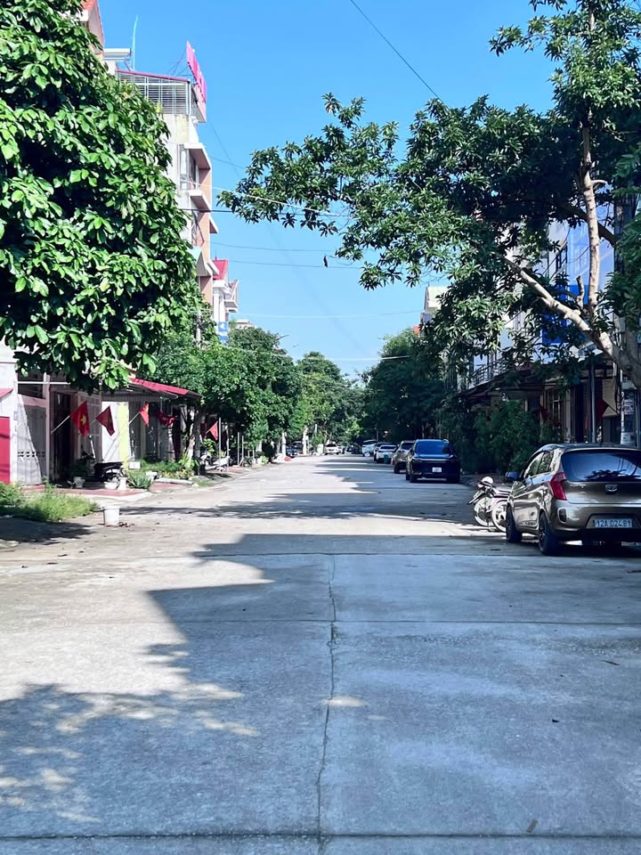 Nhà cấp 4 đường Lương Thế Vinh, Lạng Sơn 80m² giá 3.4 tỷ - Có sổ đỏ chính chủ!