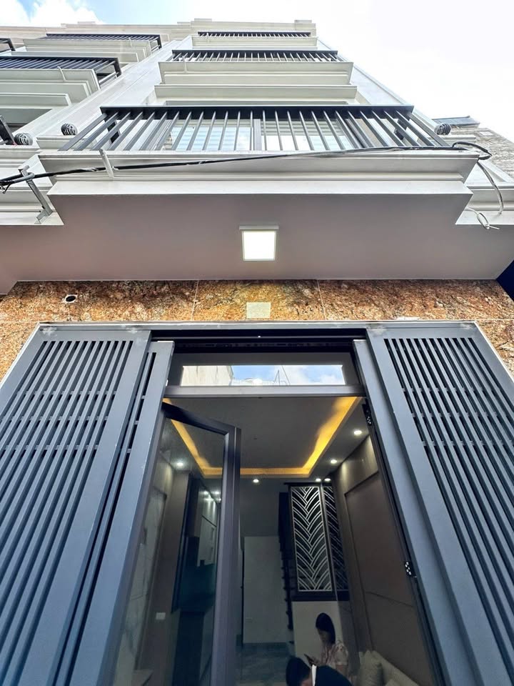 Nhà 5 tầng Cầu Diễn, 30m² giá thỏa thuận - Nhà mới tinh, chính chủ!