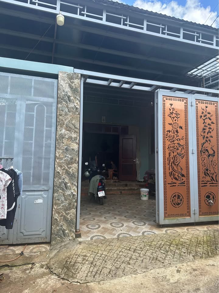 Nhà cấp 4 Hẻm 170 Y Wang, Ea Kao, 149.8m² giá 2.7 tỷ - Sẵn sàng ở ngay!