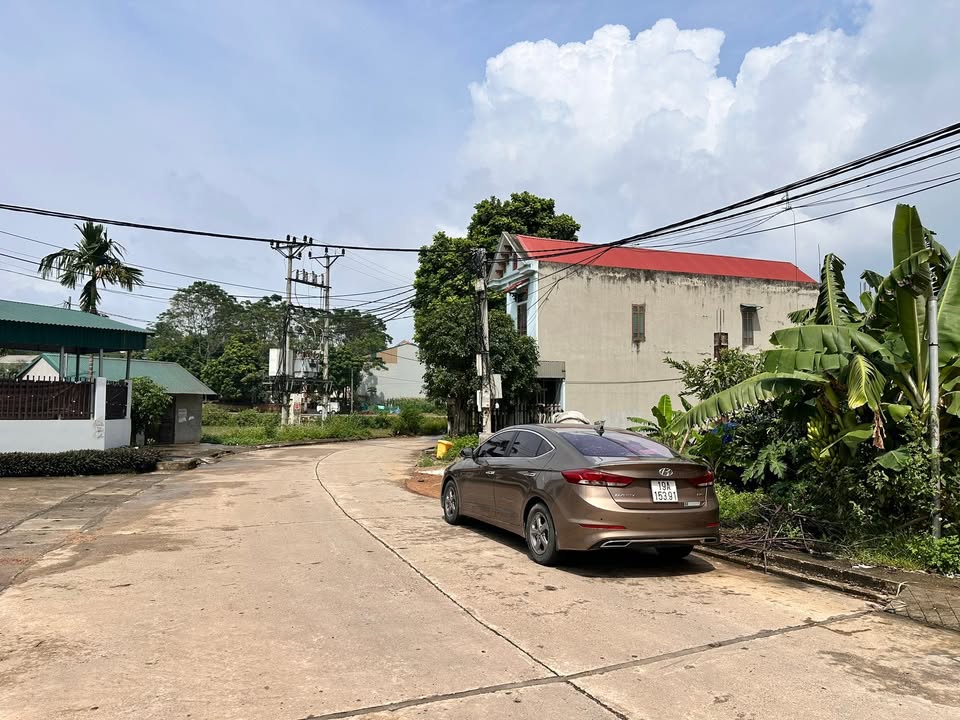 Đất Hiếm Hi Cương Việt Trì 100m² giá 2 tỷ - Mặt tiền 5m, gần chợ trường học!