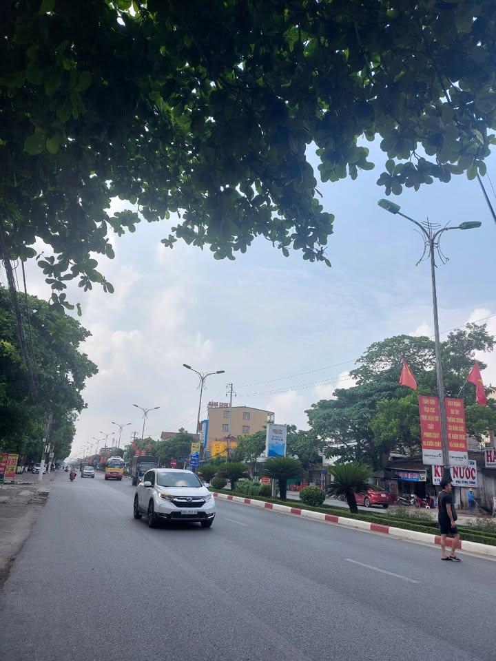 Nhà FrontHouse 2 tầng Cẩm Xuyên 500m² - Mặt tiền 17m, kinh doanh thuận lợi!