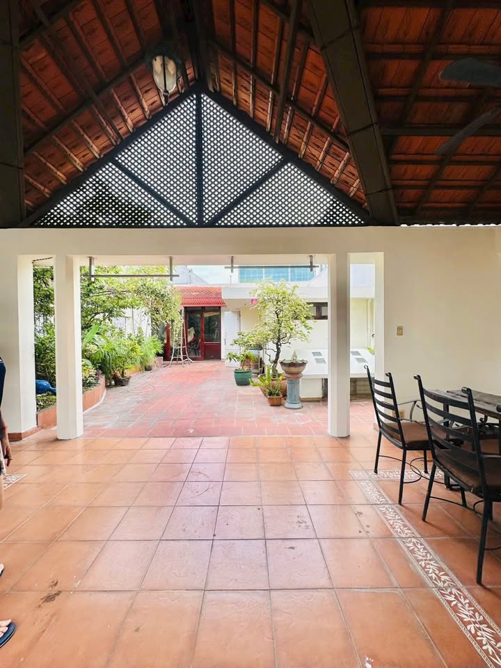 Nhà phố cho thuê Nguyễn Gia Trí, Bình Thạnh, 187m² - Thích hợp làm văn phòng, spa, nhà hàng!