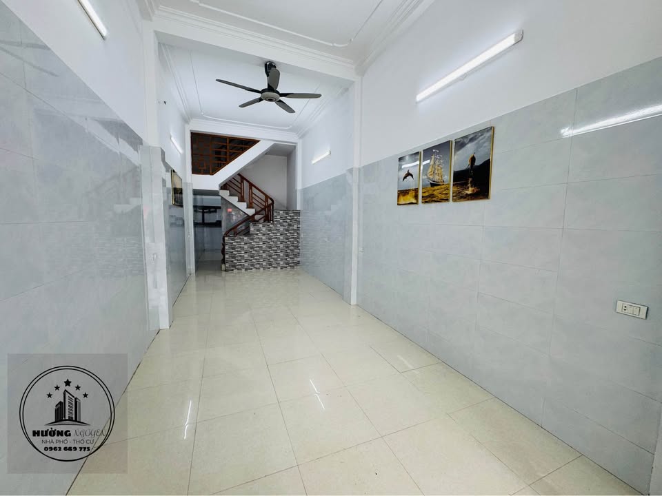 Nhà 2.5 tầng đường Nguyễn Trãi, Phú Sơn 53m² giá 3 tỷ - Vị trí đẹp, kinh doanh sầm uất!