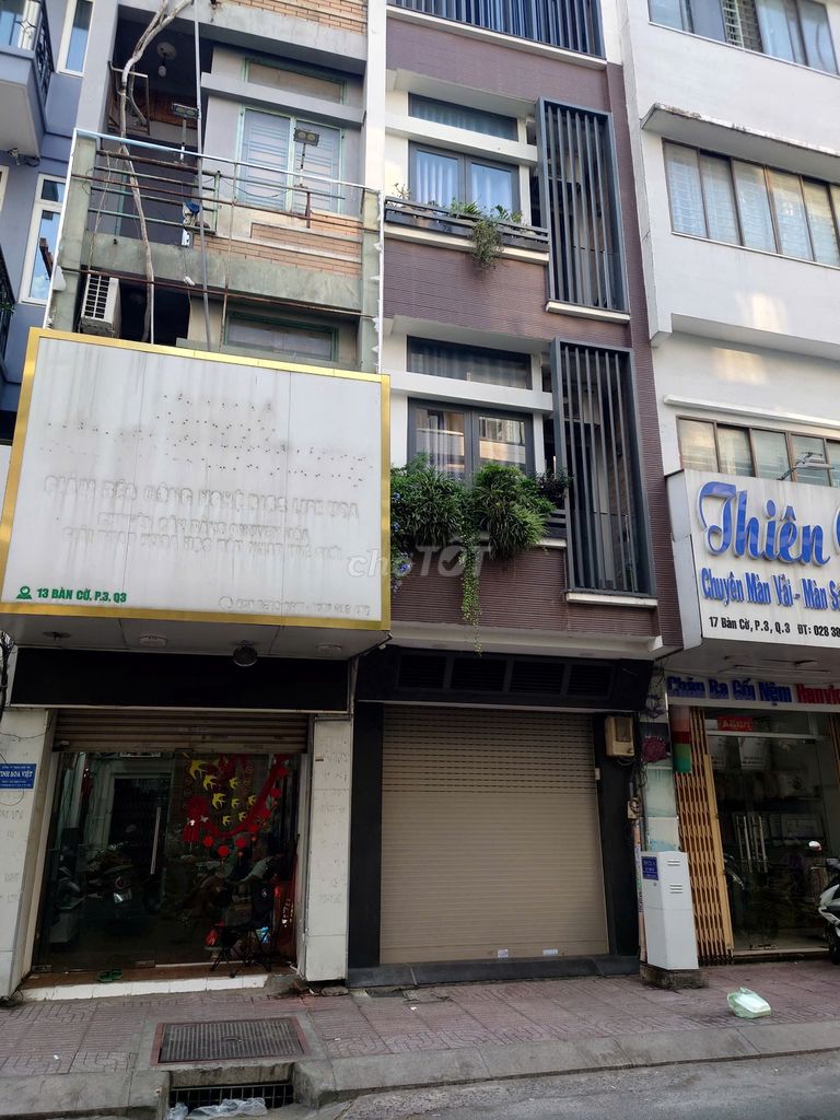 Cho thuê mặt bằng kinh doanh mặt tiền Bàn Cờ, Quận 3 giá 11 triệu - Đẹp, sạch sẽ, sẵn sàng hoạt động!