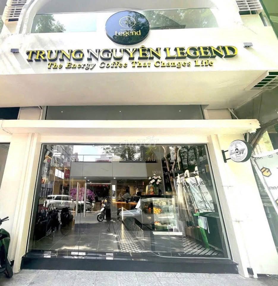 Nhà góc 2 mặt tiền Nguyễn Văn Thủ, Quận 1, 450m² - Vị trí đắc địa cho kinh doanh!