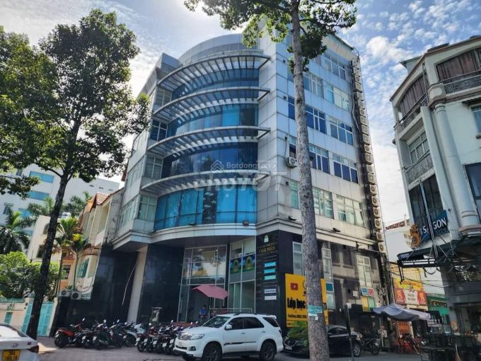 Cho thuê nhà gần MT Lê Văn Sỹ, Phú Nhuận 1000m² - Nhà mới đẹp, vào ngay!