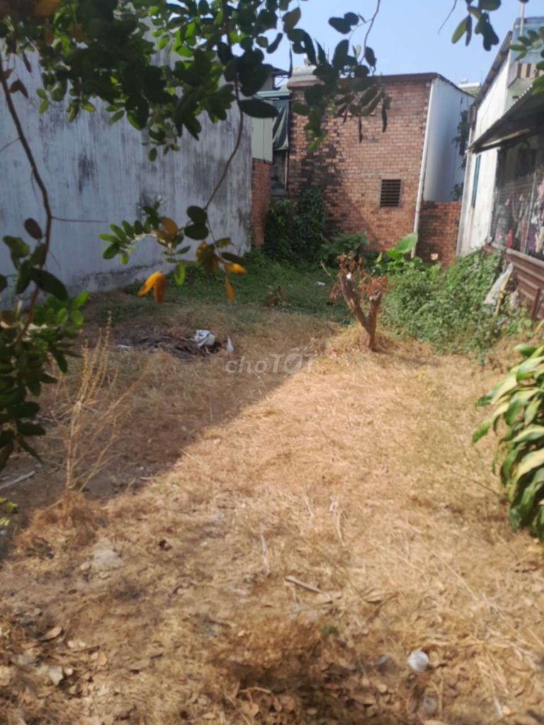 Đất nền 150m² gần ngã ba Cây Lơn, Dĩ An - Giá 3.35 tỷ, xây dựng tự do!