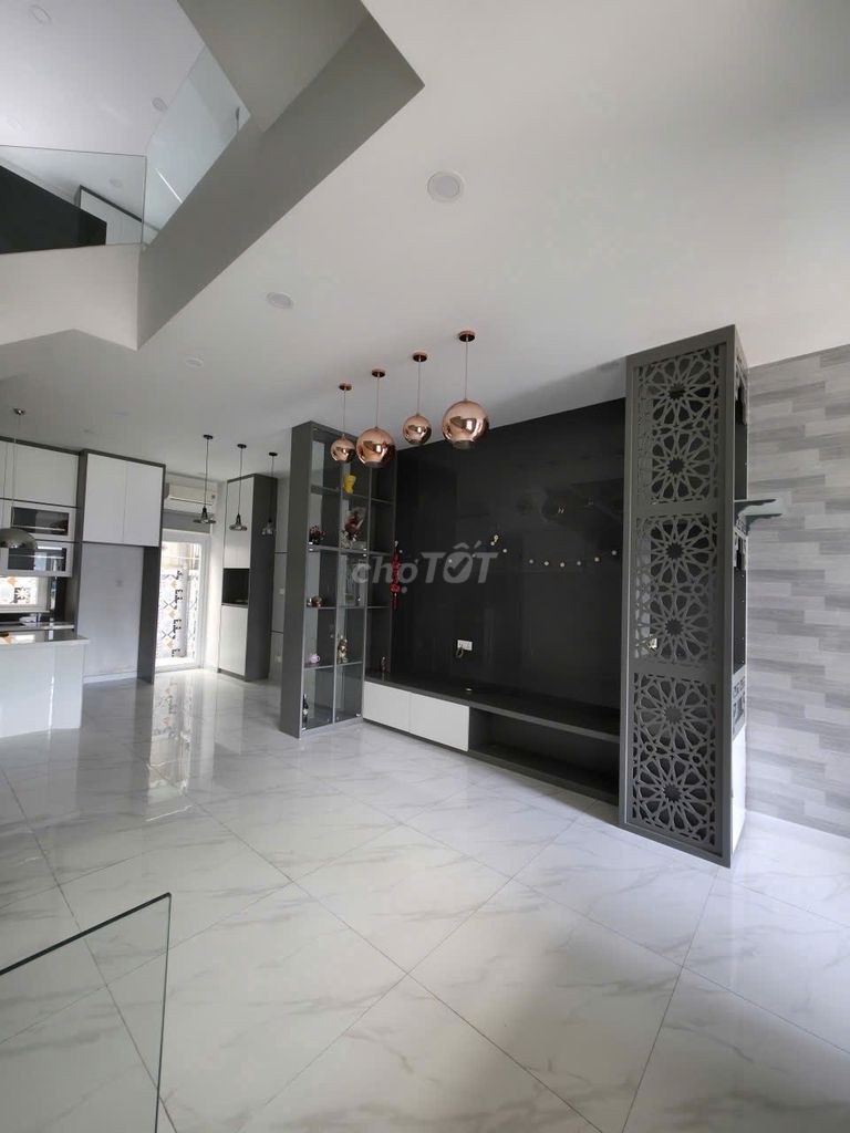 Nhà phố Lovera Park Bình Chánh 80m² giá 12 triệu - View công viên tuyệt đẹp!