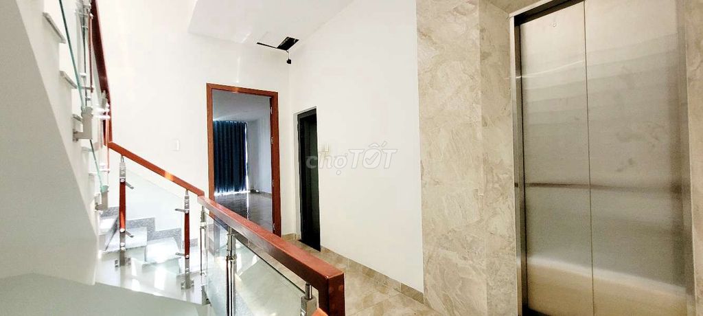 Văn phòng đẹp 25m², giá siêu rẻ chỉ 5,2 triệu tại Vạn Phúc City - Không thể bỏ qua!
