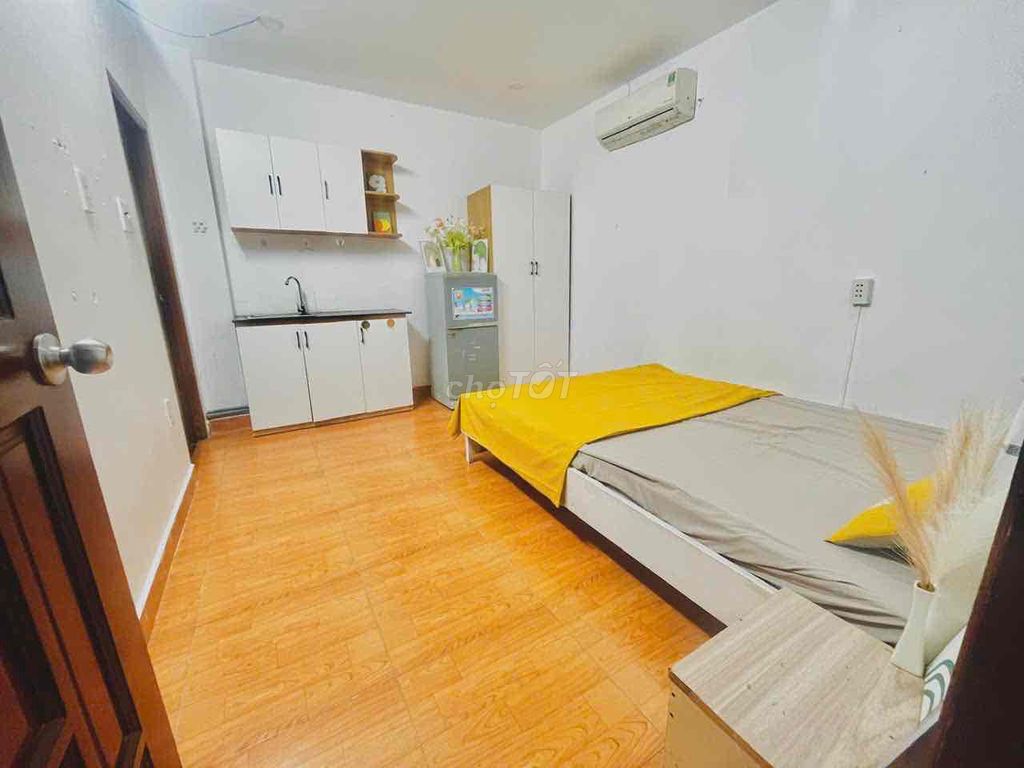 Phòng trọ giá rẻ 23m² - Cầu Nguyễn Văn Cừ, Quận 5 - Sẵn sàng vào ở!