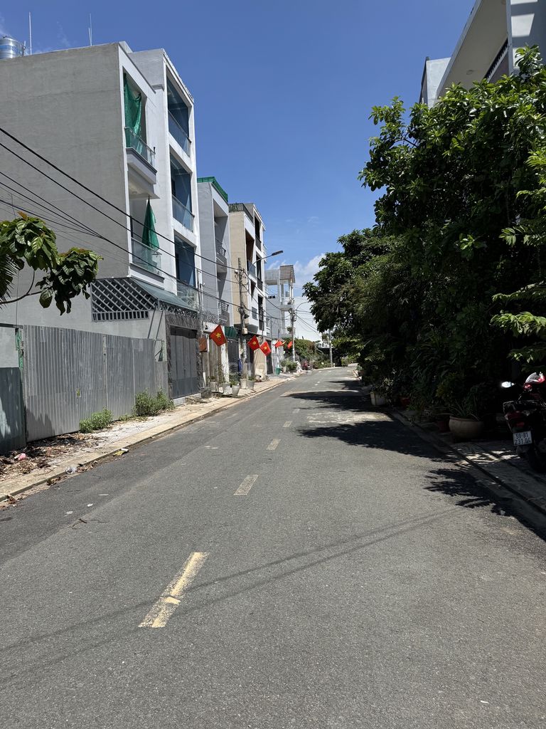 Đất đẹp 72m² sổ riêng tại Phường Phú Hữu Quận 9 giá 4.1 tỷ - Cơ hội đầu tư hấp dẫn!