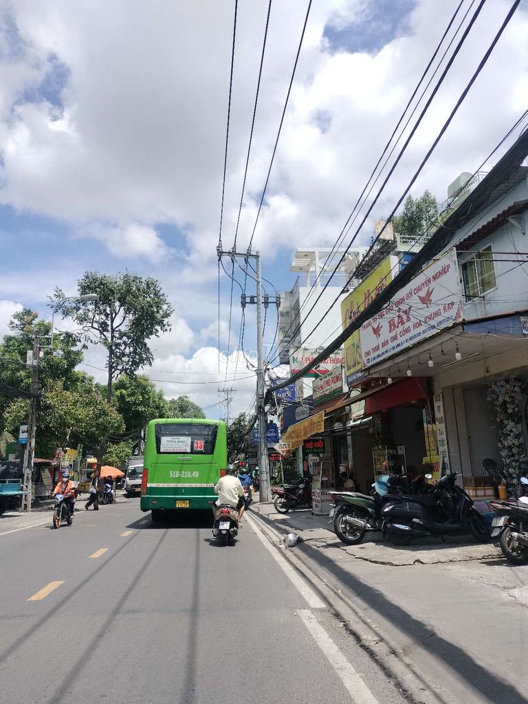 Nhà Mặt Tiền Lê Văn Lương Quận 7 - 110m² giá 13 tỷ - Kinh doanh sầm uất!