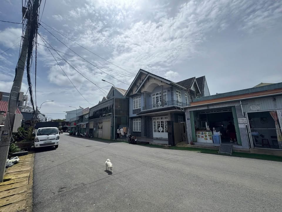 Nhà mặt tiền đường Võ Trường Toản, Đà Lạt 70m² giá 5.95 tỷ - Kết cấu kiên cố, sẵn sàng về ở!