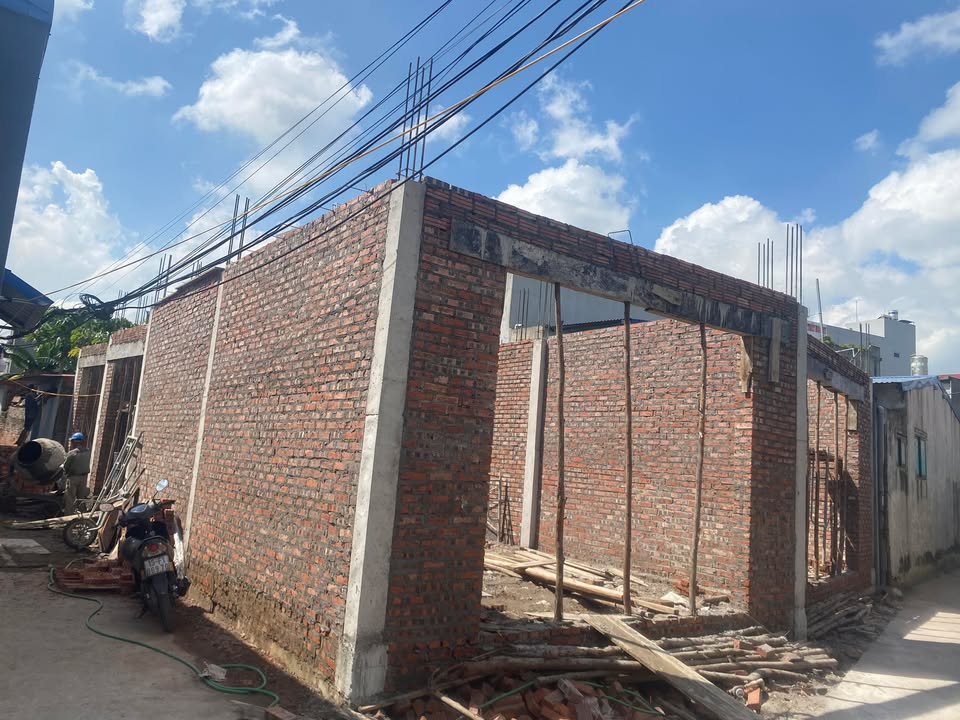 Bán gấp nhà phố Trữ Khê 47m² giá 2.5 tỷ - Đường thông thoáng, tiện ích đầy đủ!