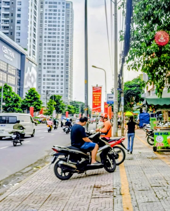 Nhà 2 tầng Tạ Quang Bửu Quận 8 - 81m² giá 5 tỷ - Ô tô vào nhà!