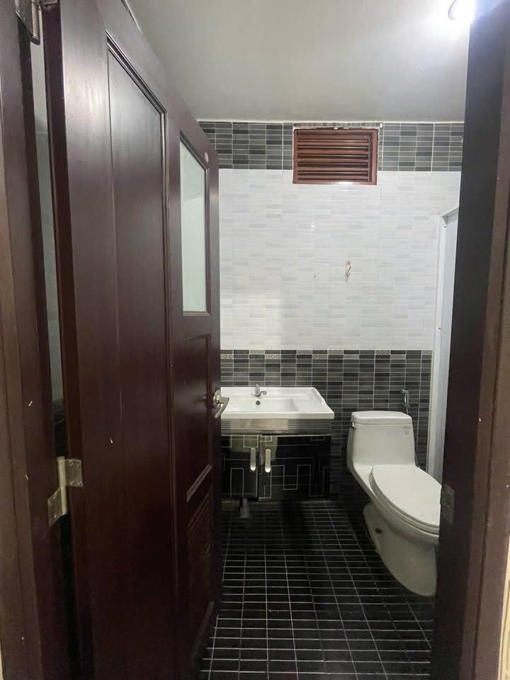 Nhà phố mặt tiền đại lộ Bình Dương, Hiệp Thành 115m² giá 1.75 tỷ - Cần bán gấp!