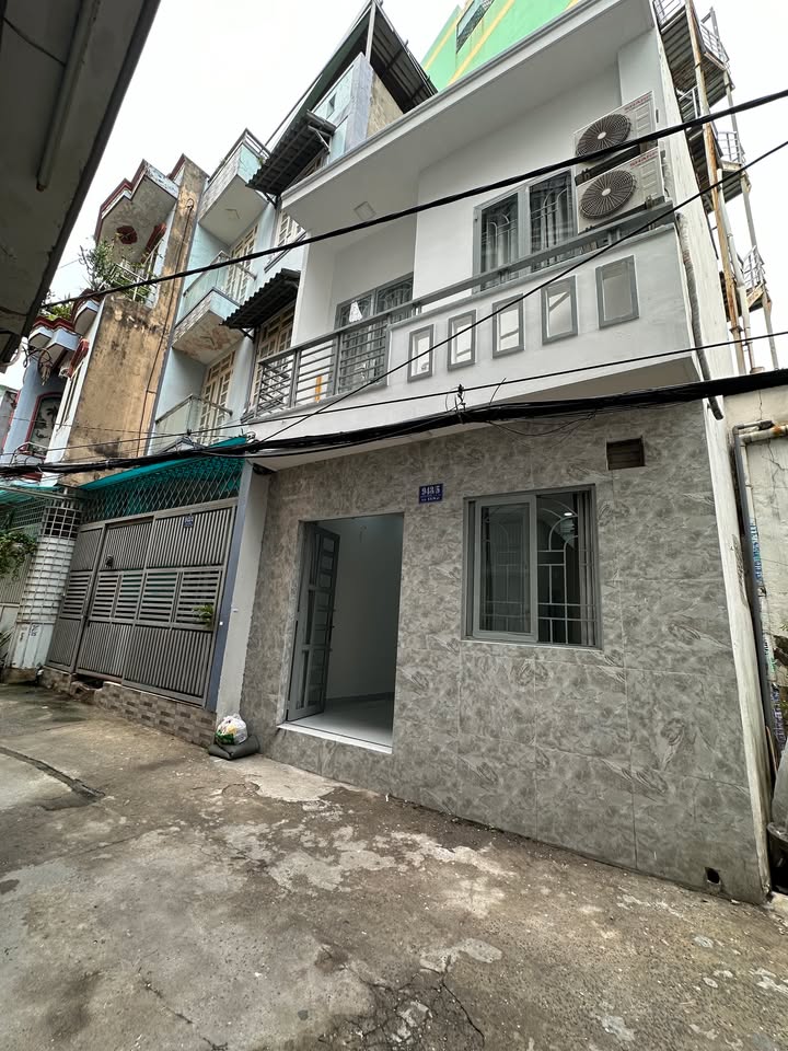 Nhà bán Gò Vấp 21.5m² giá 3.35 tỷ - Khu an ninh, hẻm xe tải