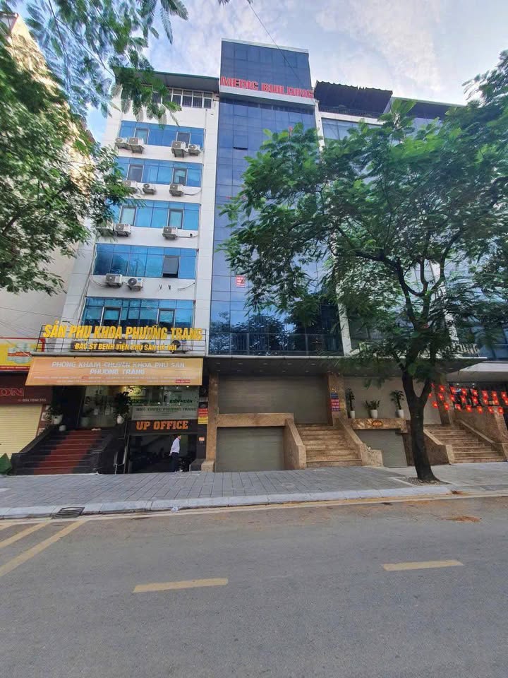 Cho thuê tòa nhà văn phòng Cầu Giấy 130m² giá 230 triệu - Đầy đủ tiện nghi và PCCC!