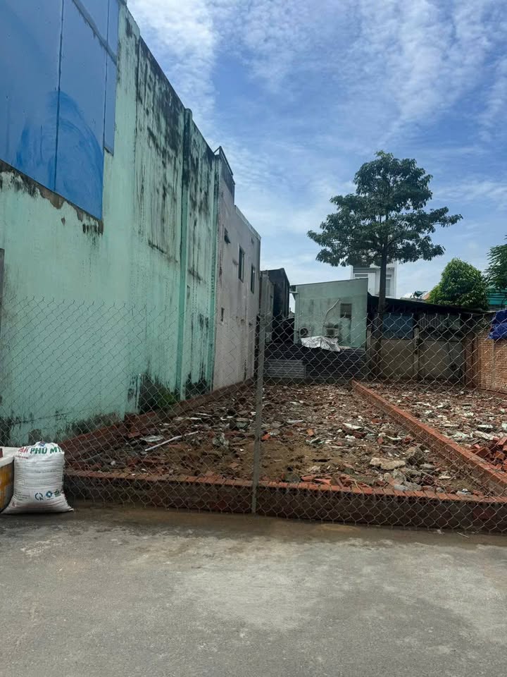 Đất Linh Đông Thủ Đức 100m² giá 7 tỷ - Đường xe hơi quay đầu thuận tiện!