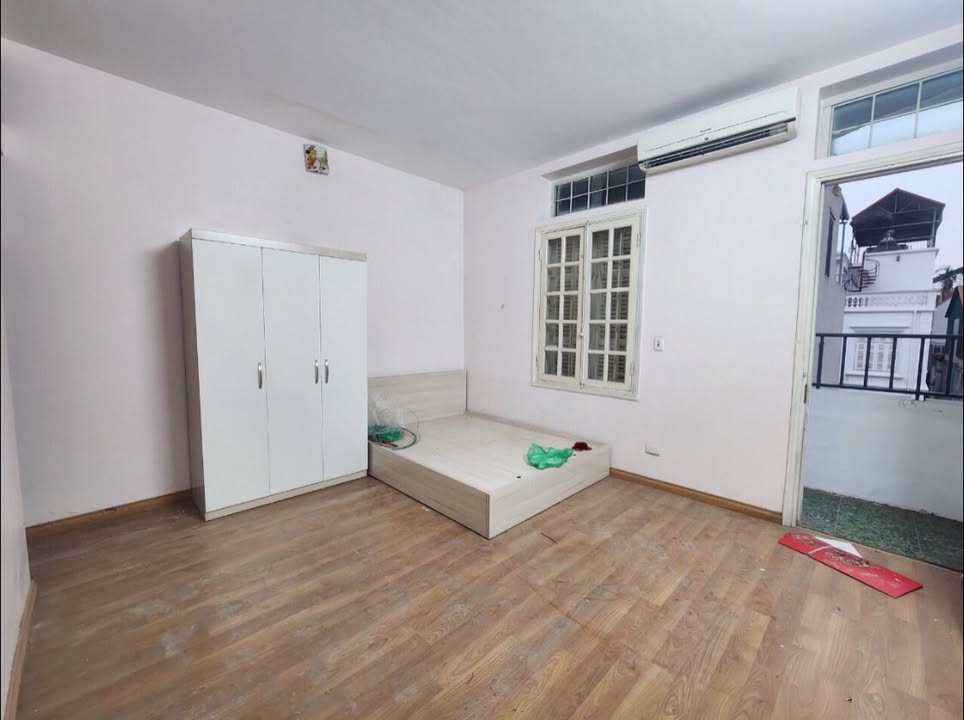 Phòng cho thuê tại Ngõ 64 Tứ Liên 25m² giá 3.5 triệu - Ô tô đỗ cửa thoải mái!