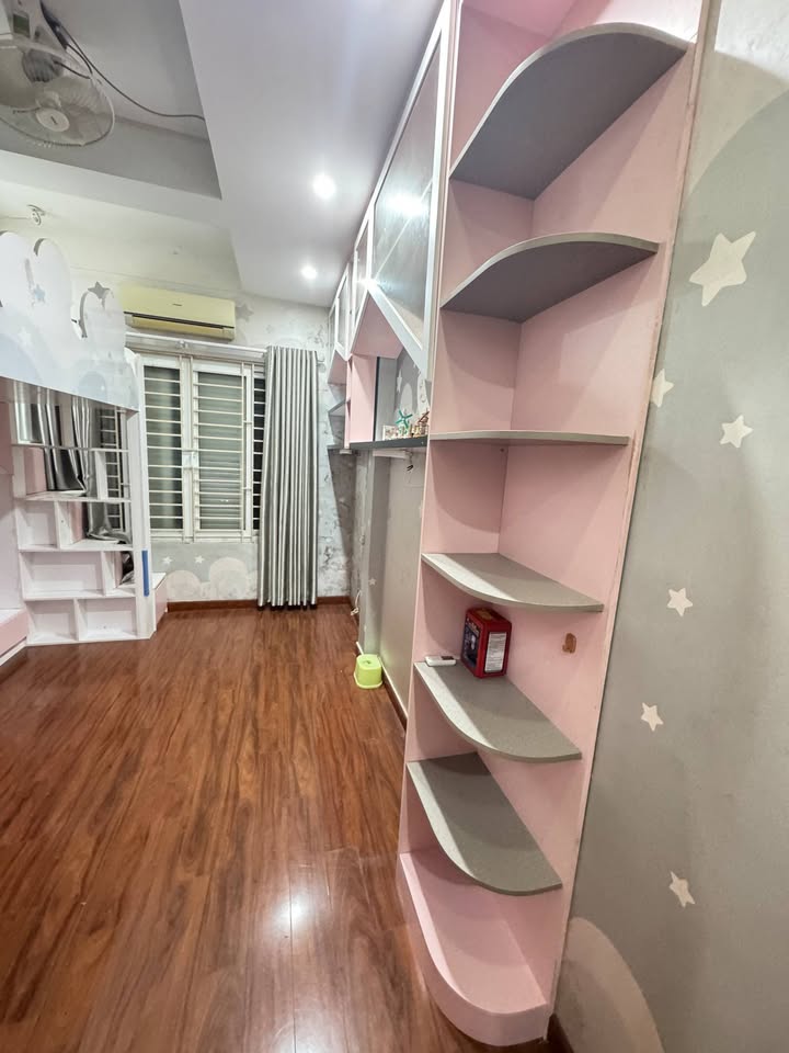 Phòng cho thuê tại số 8 Thành Công, Ba Đình 28m² giá 5.5 triệu - Đầy đủ nội thất, thoáng mát!