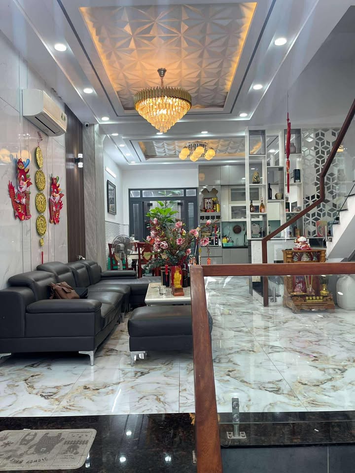 Nhà Phú Xuân Nhà Bè 90m² giá 9.1 tỷ - Nhà mới, nội thất cao cấp!