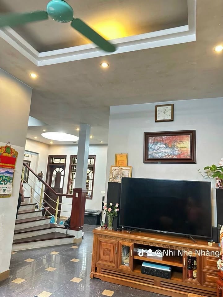 Nhà Phú Viên, Long Biên 175m² giá 11.9 tỷ - Ngõ 2 ô tô tránh, kinh doanh tốt!