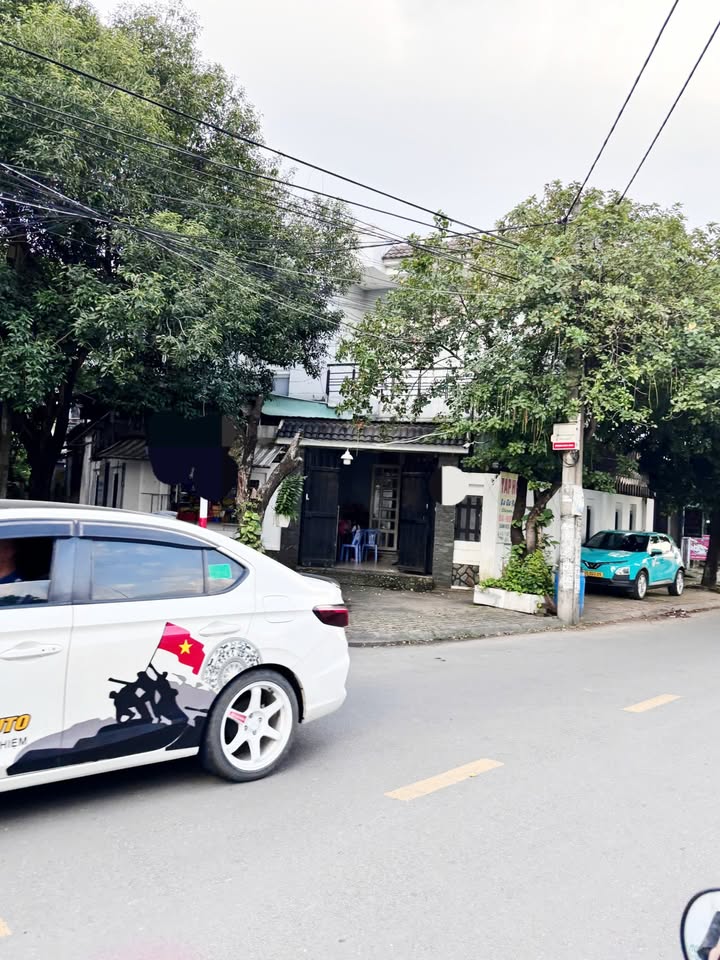 Nhà lô góc 2 mặt tiền Nguyễn Đình Chiểu, Dĩ An 159m² giá 8.6 tỷ - Kinh doanh lý tưởng!