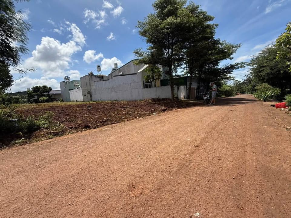 Bán lô đất mặt tiền B1 - Thôn 6 Buôn Ma Thuột 652m² giá 4.8 tỷ - Cơ hội đầu tư tuyệt vời!