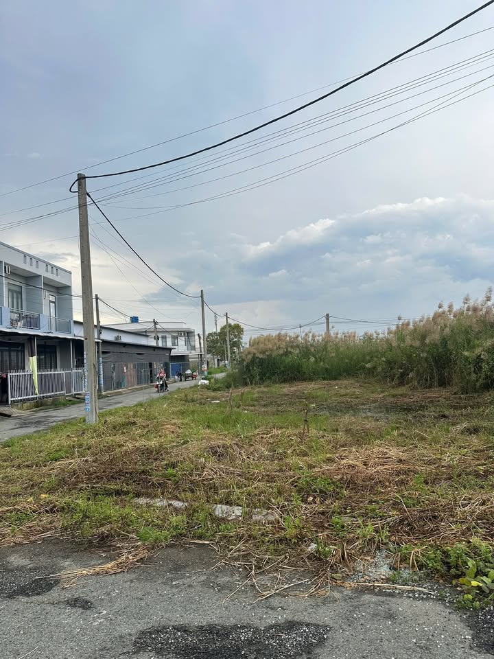 Đất Lô Góc 2 Mặt Tiền KDC Tân Đức 183m² giá 3.6 tỷ - Cơ hội đầu tư tuyệt vời!