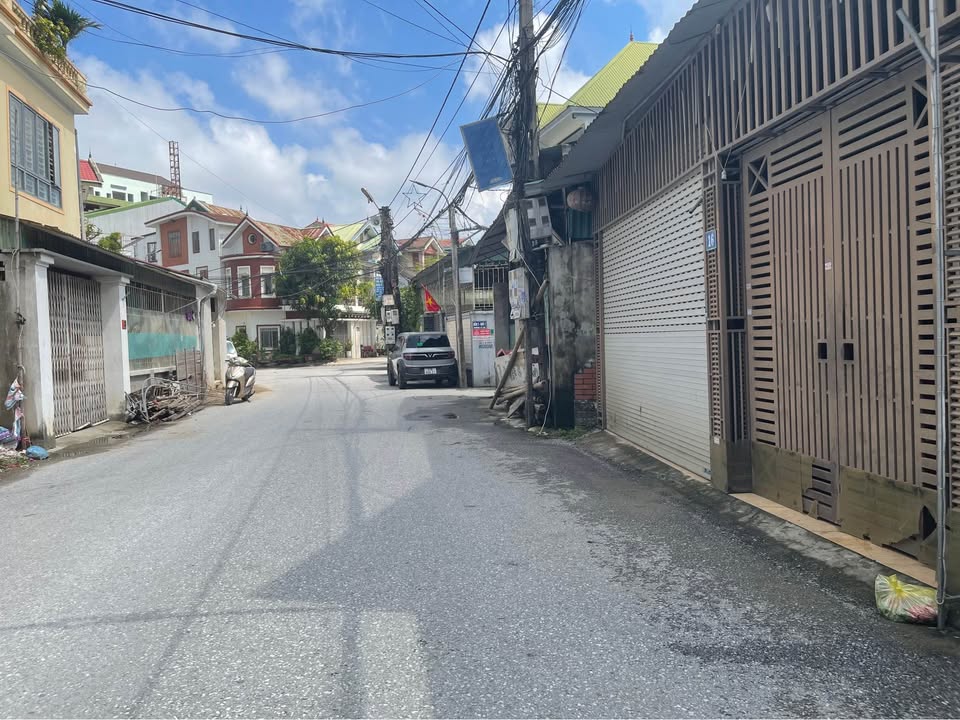 Nhà 2 tầng mặt đường Lê Lợi, Vinh 111.4m² giá 5.5 tỷ - Cơ hội đầu tư tuyệt vời!