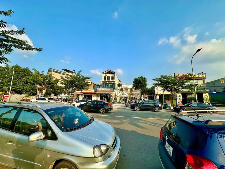 Đất nền Tân Xã, Thạch Thất 192m² giá 11 tỷ - HAI MẶT TIỀN KINH DOANH SẦM UẤT!