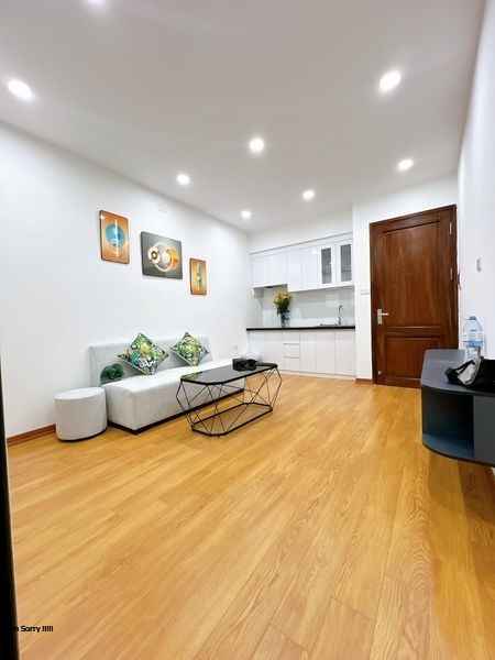 Căn hộ Chùa Láng Đống Đa 50m² giá 2 tỷ - Sổ đỏ chính chủ, dọn vào ở ngay!