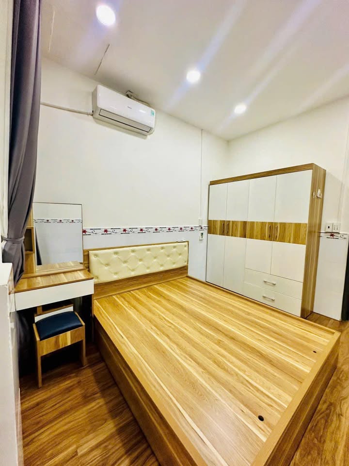 Nhà cho thuê đường Lạc Long Quân Quận 11, diện tích 36m² giá 14 triệu - Nhà đẹp full nội thất!