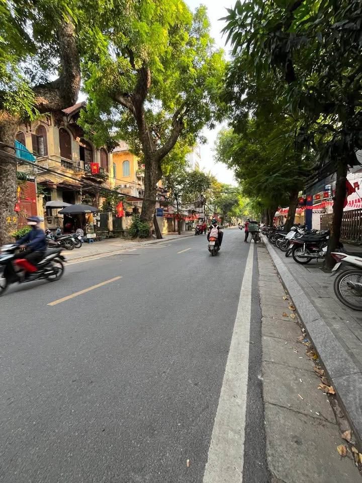 Căn hộ biệt thự Pháp cổ Nguyễn Biểu 100m² - Vị trí siêu VIP tại Ba Đình!