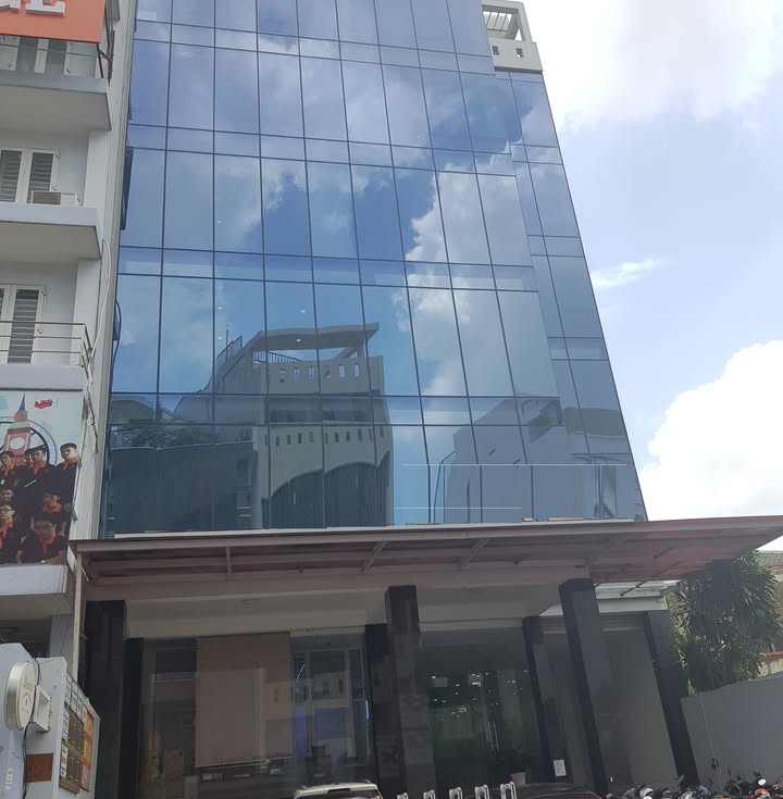 Cho thuê tòa nhà mặt phố Trần Hưng Đạo 250m²x7 tầng - Thiết kế hiện đại, vị trí đắc địa Hoàn Kiếm!