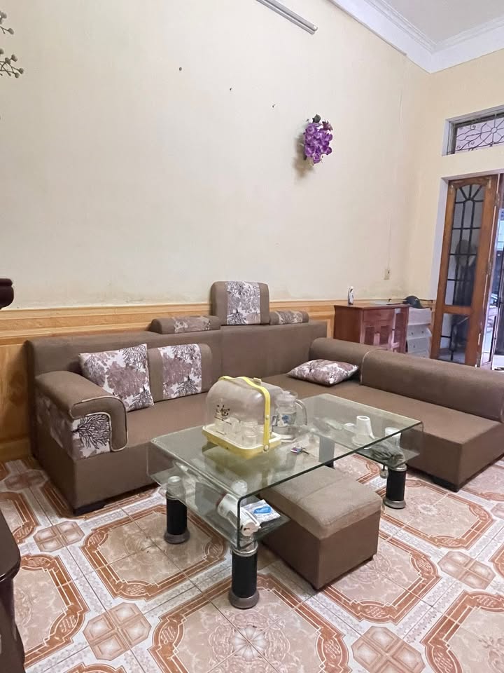 Nhà 2 tầng Yên Ninh, Yên Bái 120m² giá chỉ 1.8 tỷ - Vị trí trung tâm đắc địa!