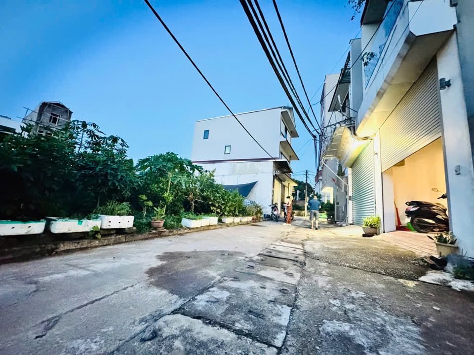 Bán đất Hậu Dưỡng Kim Chung Đông Anh 120m² giá 12.7 tỷ - Ô tô vào tận nơi!